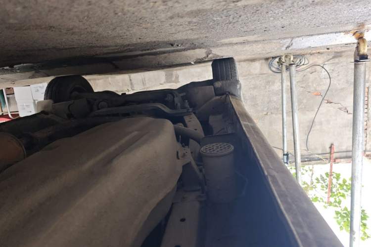 Used FORTHING Lingzhi 2014 V3 1.5L 7-Seater Standard Model II Chassis Rear Left