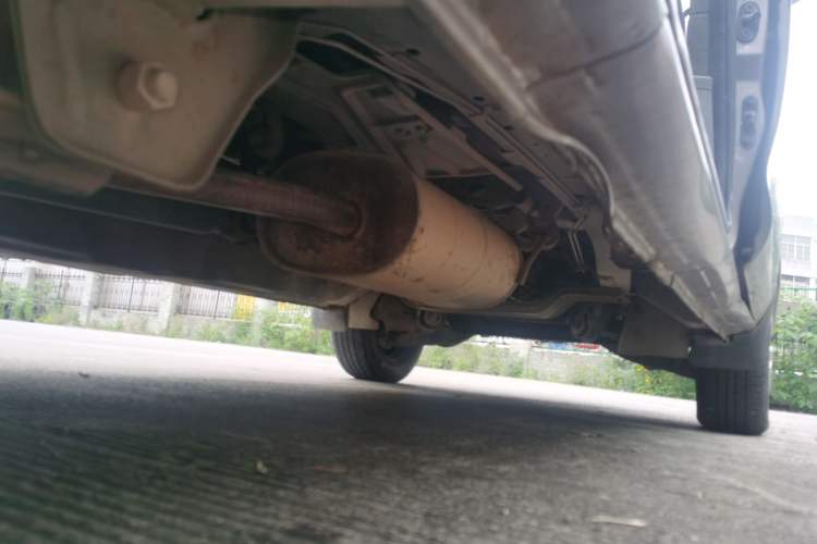 Used FORTHING Lingzhi 2014 V3 1.5L 7-Seater Luxury Model Chassis Rear Right