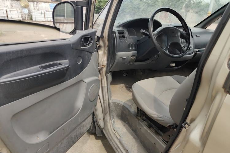 Used FORTHING Lingzhi 2014 M3 1.6L 7-seater Standard Model Driver Seat