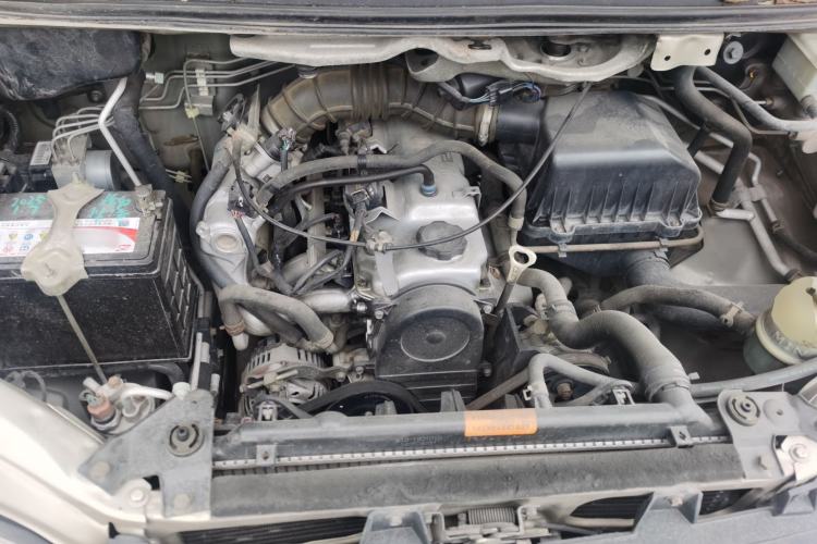 Used FORTHING Lingzhi 2014 V3 1.5L 7-Seater Luxury Model Engine Bay