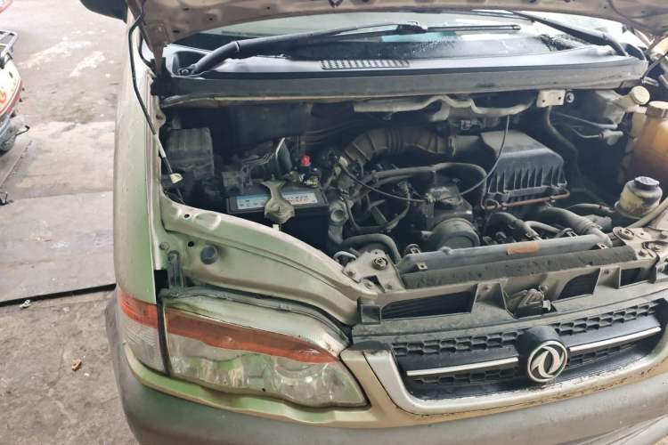 Used FORTHING Lingzhi 2014 V3 1.5L 7-Seater Standard Model II Engine Bay Right