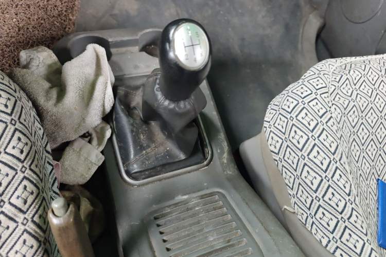 Used FORTHING Lingzhi 2014 V3 1.5L 7-Seater Standard Model II Gear Lever