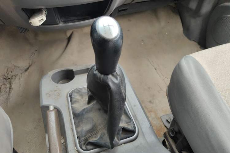 Used FORTHING Lingzhi 2014 M3 1.6L 7-seater Standard Model Gear Lever