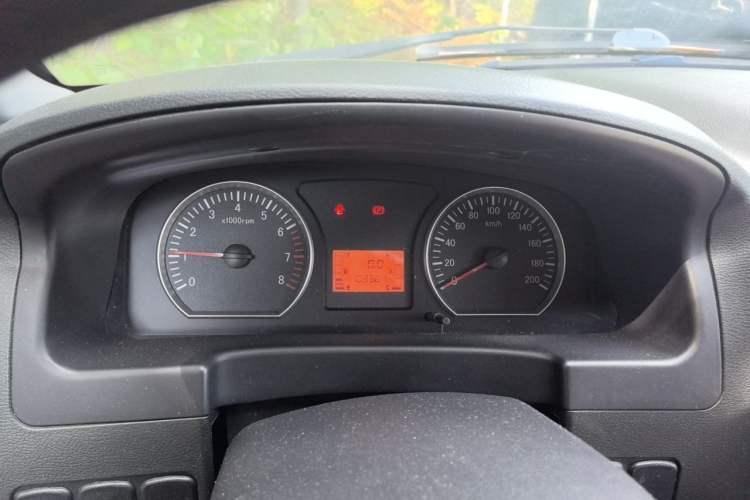 Used FORTHING Lingzhi 2014 V3 1.5L 7-Seater Luxury Model Instrument Cluster