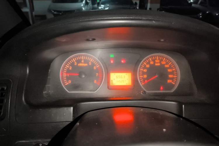 Used FORTHING Lingzhi 2014 M3 1.6L 7-Seater Luxury Model Instrument Cluster