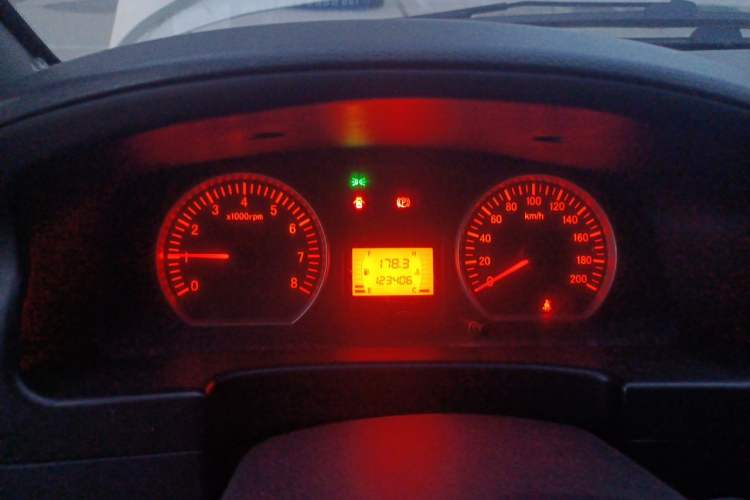 Used FORTHING Lingzhi 2014 V3 1.5L 7-Seater Luxury Model Instrument Cluster