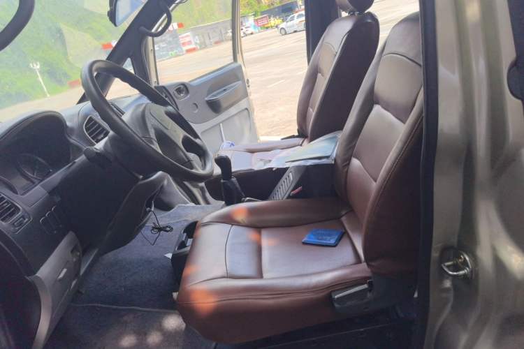Used FORTHING Lingzhi 2014 V3 1.5L 7-Seater Luxury Model Left Front Seat