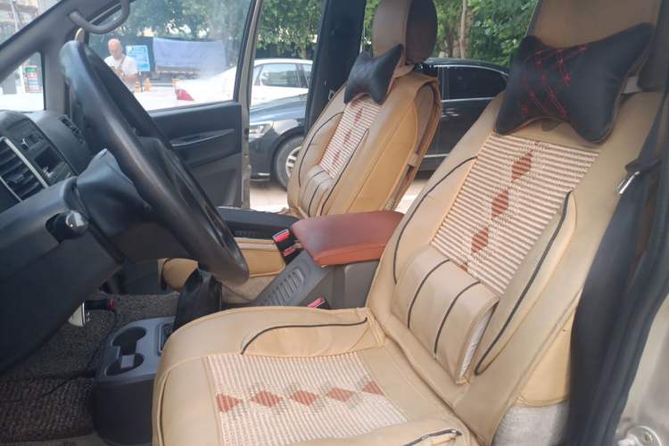 Used FORTHING Lingzhi 2014 V3 1.5L 7-Seater Luxury Model Left Front Seat