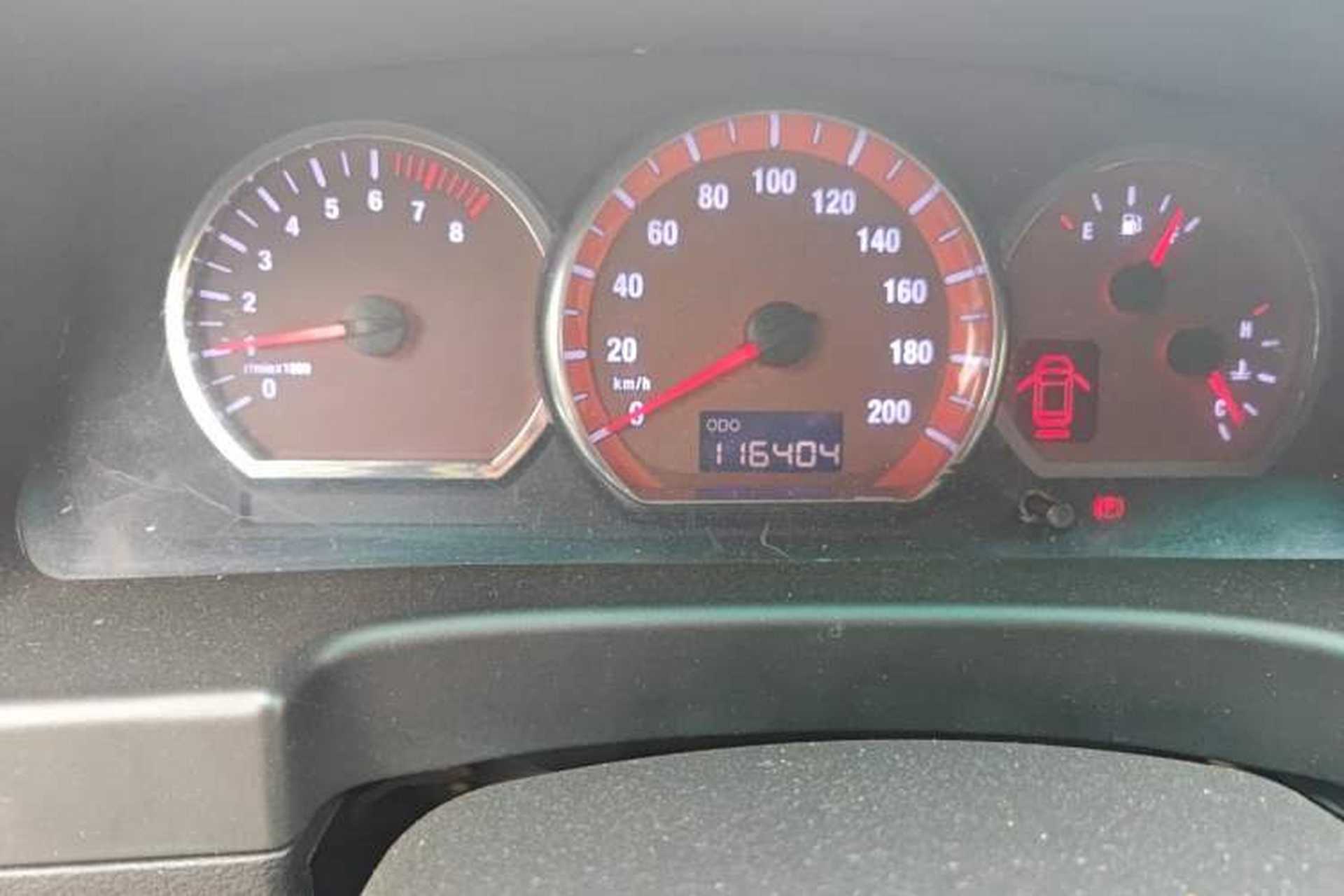 Used FORTHING Lingzhi 2014 M5 Q3 2.0L 7-seat Long-wheelbase Luxury Model Odometer Close Up