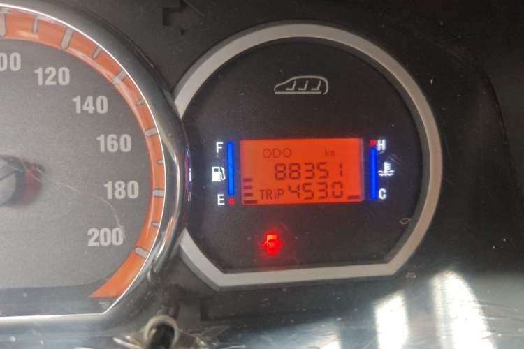 Used FORTHING Lingzhi 2014 M5 Q7 2.0L 7-seat Long-wheelbase Comfort Version Odometer Close Up