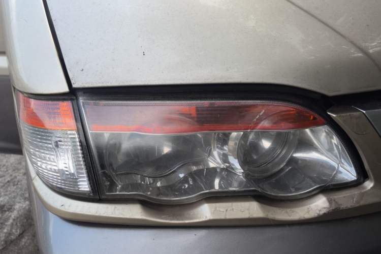 Used FORTHING Lingzhi 2014 V3 1.5L 7-Seater Luxury Model Right Front Headlight