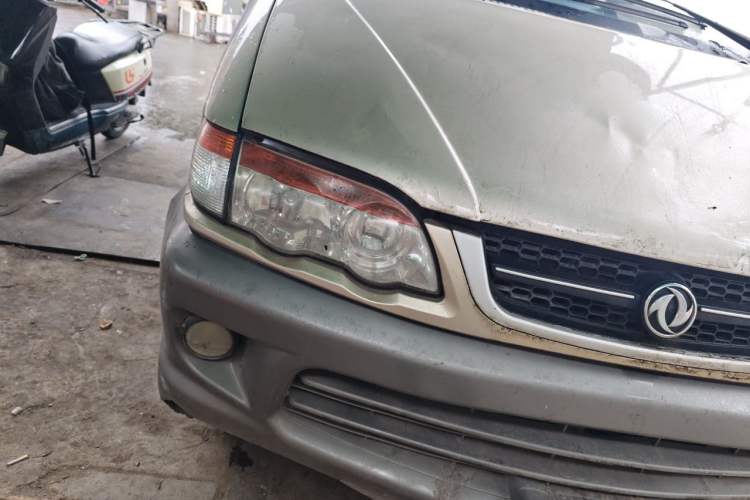 Used FORTHING Lingzhi 2014 V3 1.5L 7-Seater Standard Model II Right Front Headlight