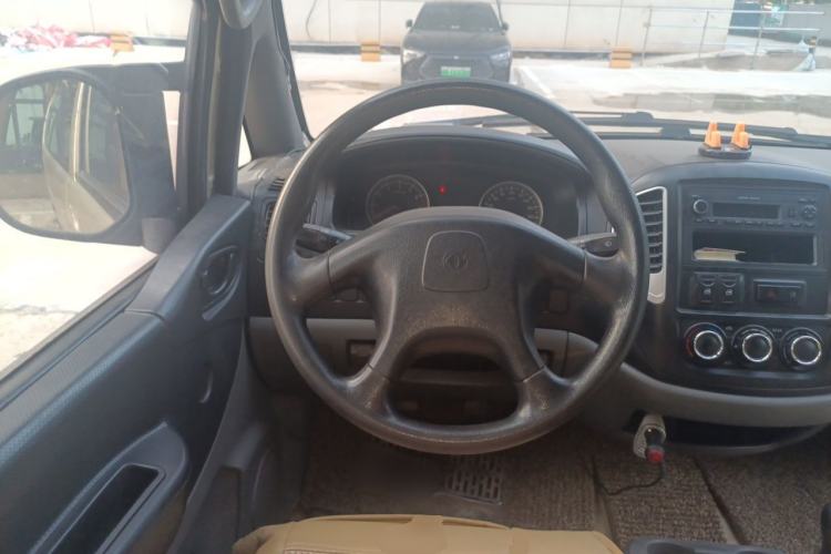 Used FORTHING Lingzhi 2014 V3 1.5L 7-Seater Luxury Model Steering Wheel
