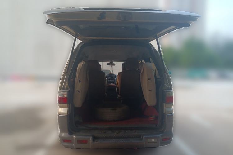 Used FORTHING Lingzhi 2014 V3 1.5L 7-Seater Luxury Model Trunk