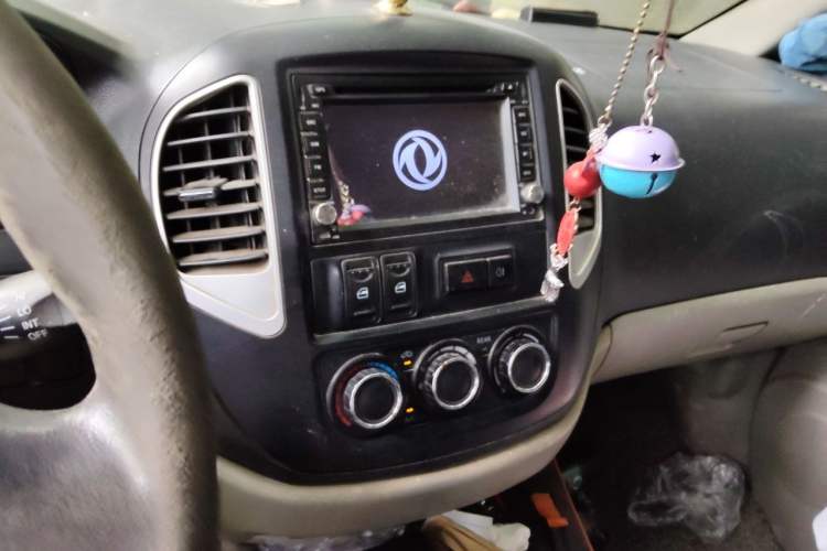 Used FORTHING Lingzhi 2014 V3 1.5L 5-seat Standard Model I Audio And AC Panel