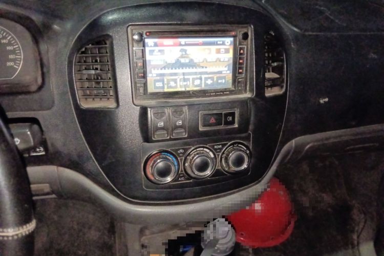 Used FORTHING Lingzhi 2014 V3 1.5L 7-Seater Standard Model II Audio And AC Panel