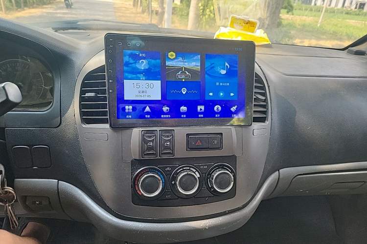 Used FORTHING Lingzhi 2014 V3 1.5L 7-Seater Luxury Model Audio And AC Panel
