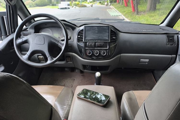 Used FORTHING Lingzhi 2014 M3 1.6L 7-Seater Comfort Model Center Console