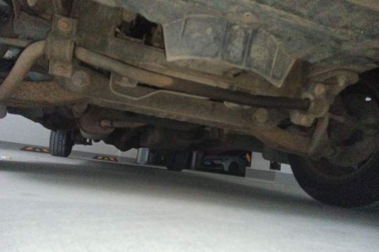 Used FORTHING Lingzhi 2014 V3 1.5L 7-Seater Standard Model II Chassis Front