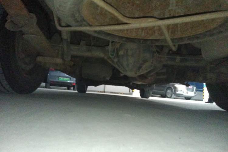 Used FORTHING Lingzhi 2014 V3 1.5L 7-Seater Standard Model II Chassis Rear