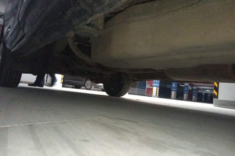 Used FORTHING Lingzhi 2014 V3 1.5L 7-Seater Standard Model II Chassis Rear Left