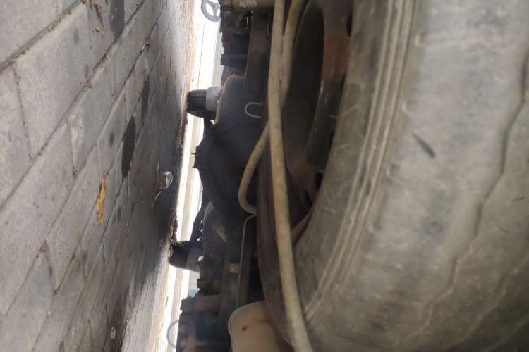 Used FORTHING Lingzhi 2014 V3 1.5L 7-Seater Standard Model II Chassis Rear