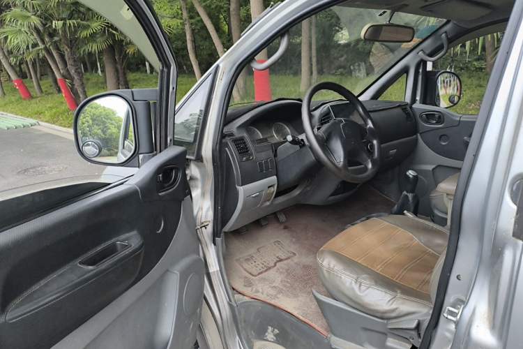 Used FORTHING Lingzhi 2014 M3 1.6L 7-Seater Comfort Model Driver Seat