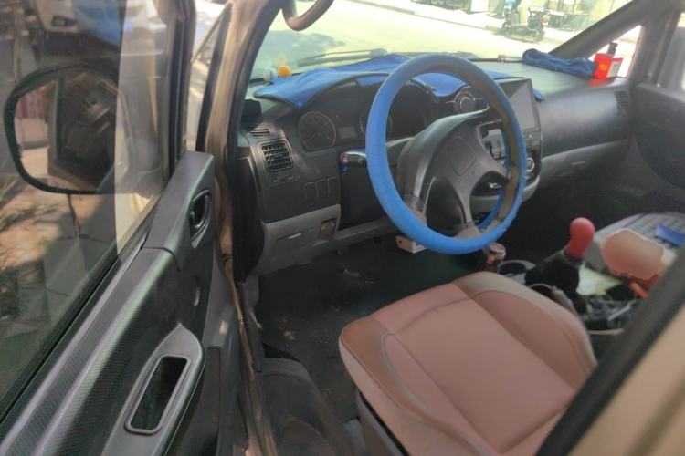 Used FORTHING Lingzhi 2014 M3 1.6L 7-seater Standard Model Driver Seat
