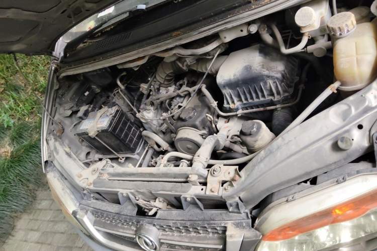 Used FORTHING Lingzhi 2014 V3 1.5L 5-seat Standard Model I Engine Bay