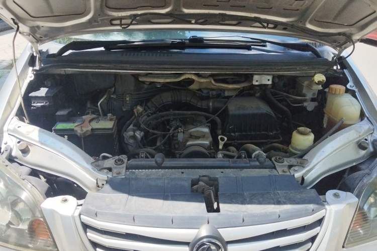 Used FORTHING Lingzhi 2014 M3 1.6L 7-seater Standard Model Engine Bay
