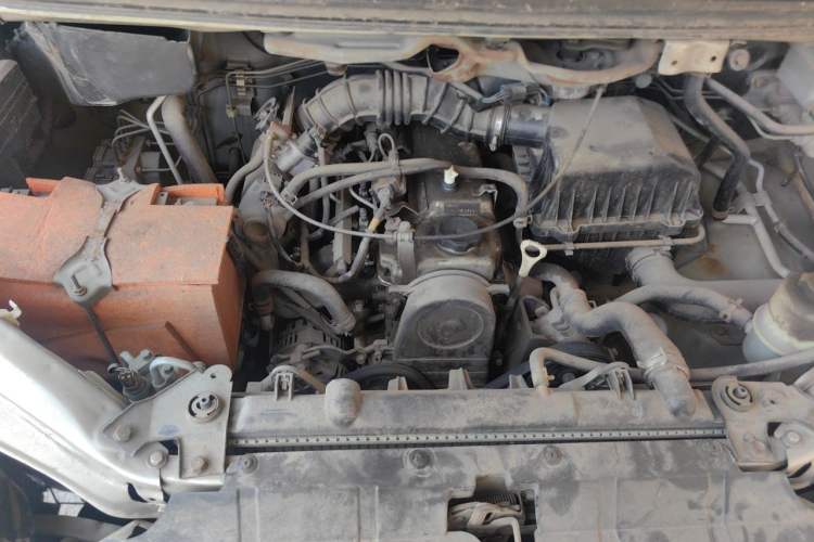 Used FORTHING Lingzhi 2014 M3 1.6L 7-seater Standard Model Engine Bay