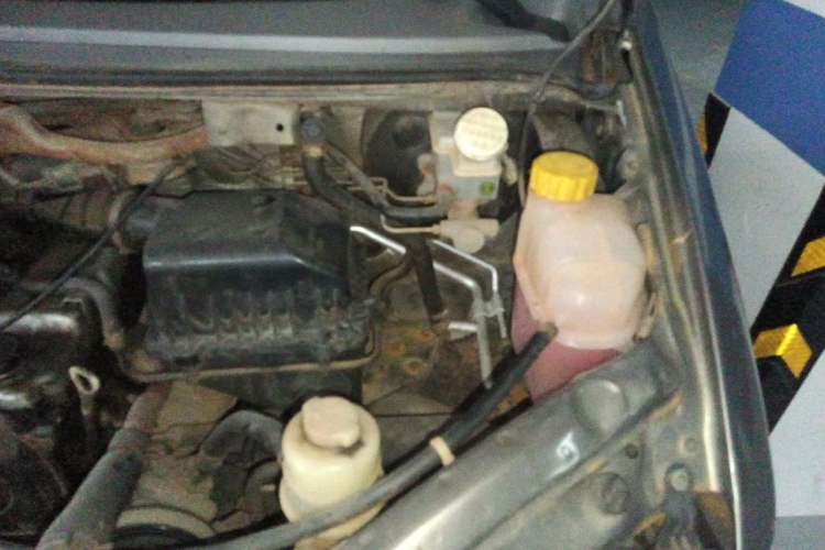 Used FORTHING Lingzhi 2014 V3 1.5L 7-Seater Standard Model II Engine Bay Left