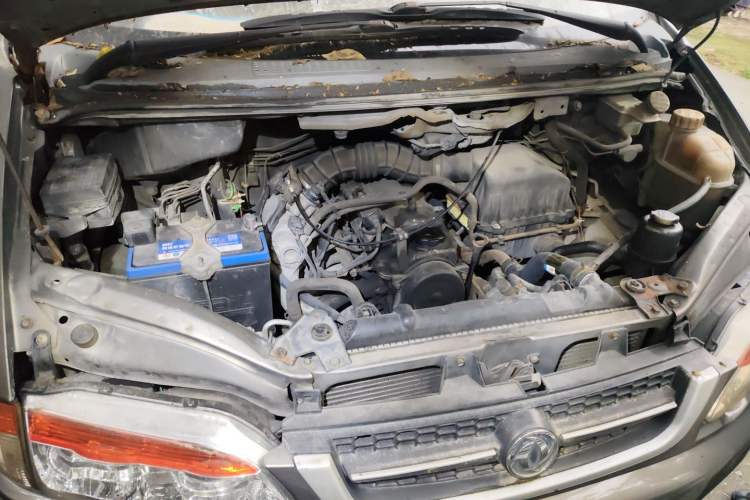 Used FORTHING Lingzhi 2014 V3 1.5L 7-Seater Comfort Model Engine Bay