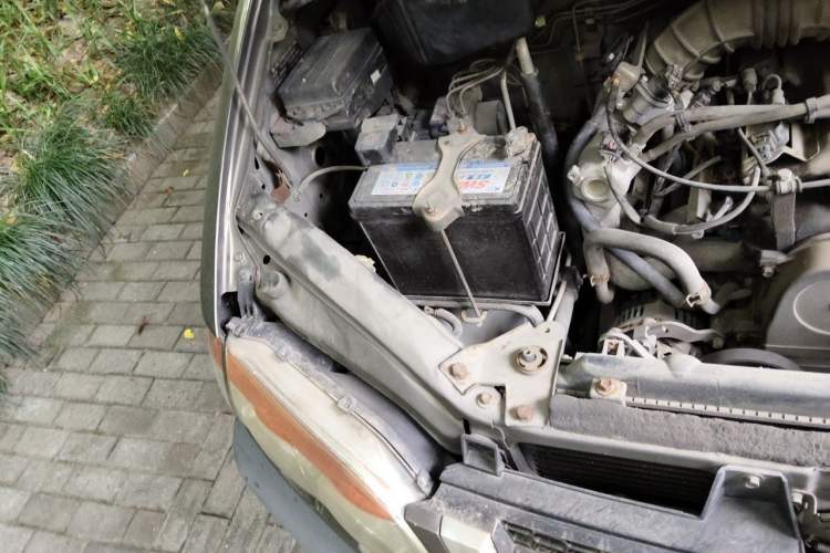 Used FORTHING Lingzhi 2014 V3 1.5L 5-seat Standard Model I Engine Bay Right