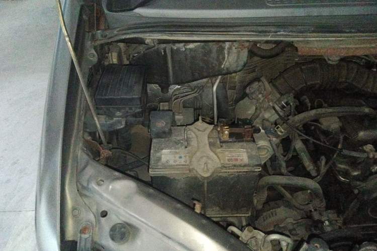 Used FORTHING Lingzhi 2014 V3 1.5L 7-Seater Standard Model II Engine Bay Right
