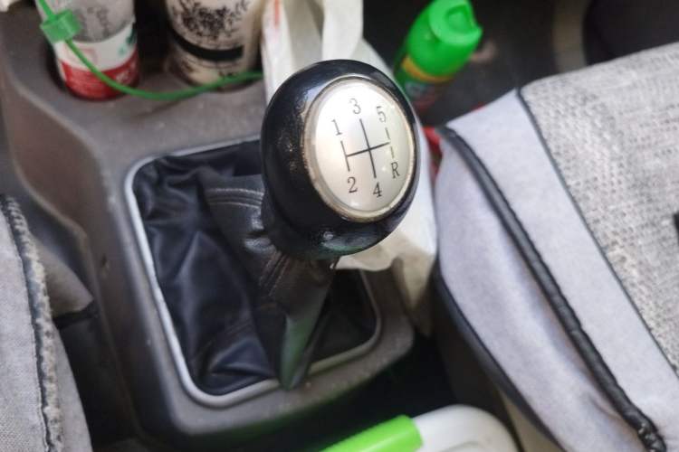 Used FORTHING Lingzhi 2014 M3 1.6L 7-seater Standard Model Gear Lever