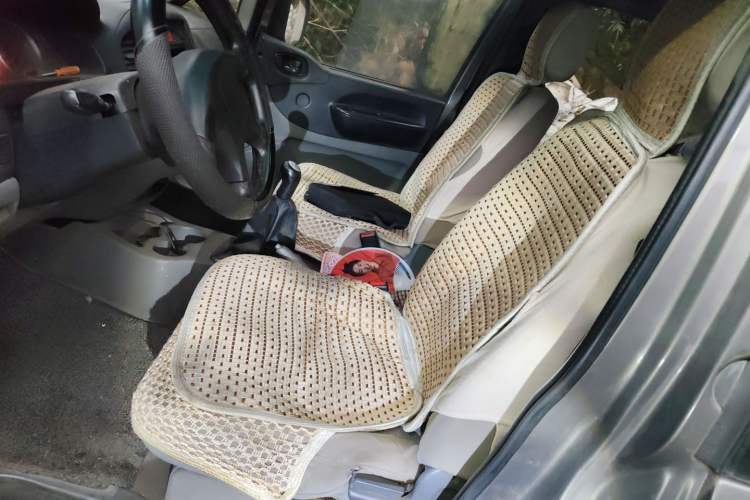 Used FORTHING Lingzhi 2014 V3 1.5L 7-Seater Comfort Model Left Front Seat
