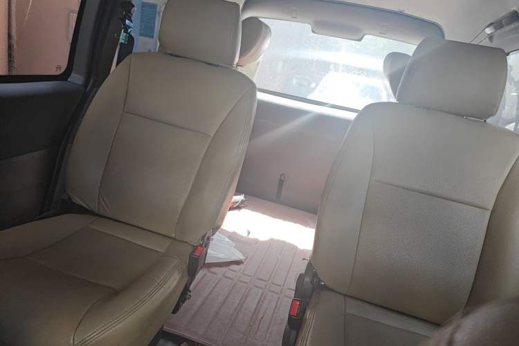 Used FORTHING Lingzhi 2014 V3 1.5L 7-Seater Comfort Model Left Rear Seat