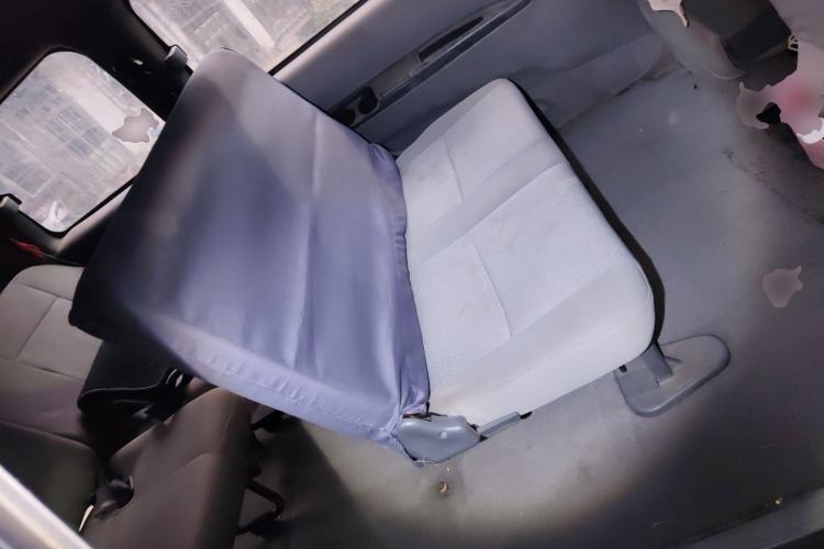 Used FORTHING Lingzhi 2014 V3 1.5L 7-Seater Comfort Model Left Rear Seat