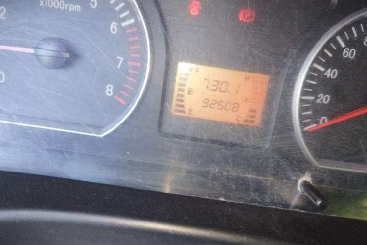 Used FORTHING Lingzhi 2014 M3 1.6L 7-seater Standard Model Odometer Close Up