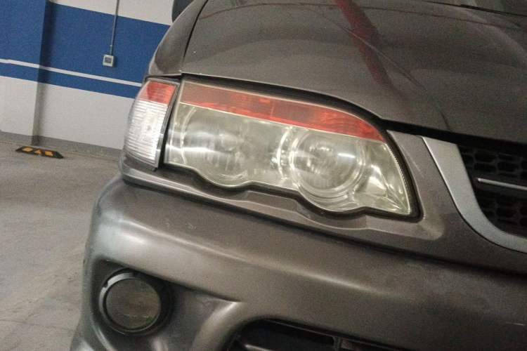 Used FORTHING Lingzhi 2014 V3 1.5L 7-Seater Standard Model II Right Front Headlight