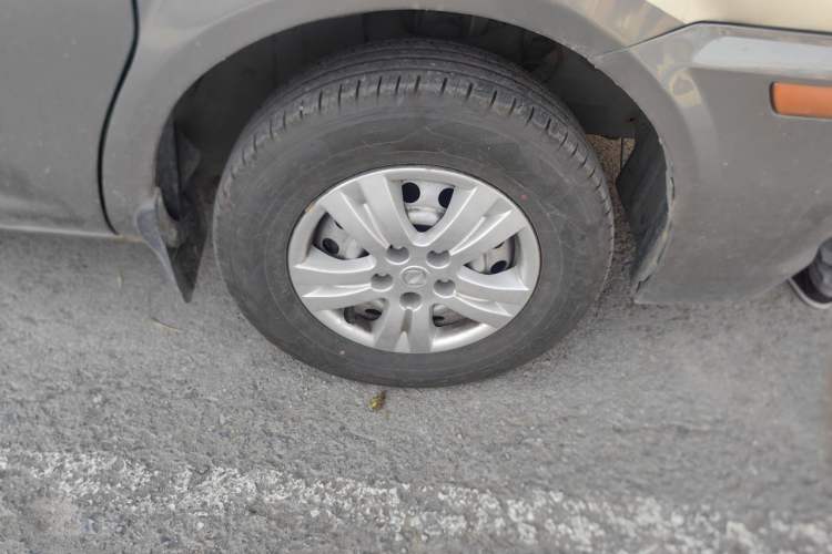 Used FORTHING Lingzhi 2014 M3 1.6L 7-seater Standard Model Right Front Wheel Hub