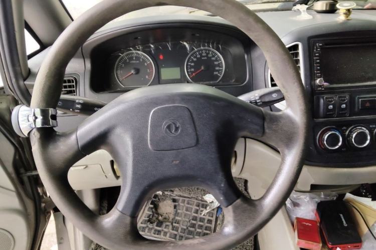 Used FORTHING Lingzhi 2014 V3 1.5L 5-seat Standard Model I Steering Wheel