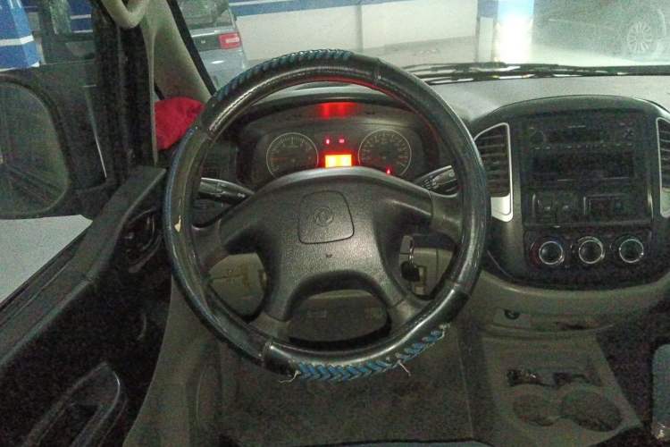Used FORTHING Lingzhi 2014 V3 1.5L 7-Seater Standard Model II Steering Wheel