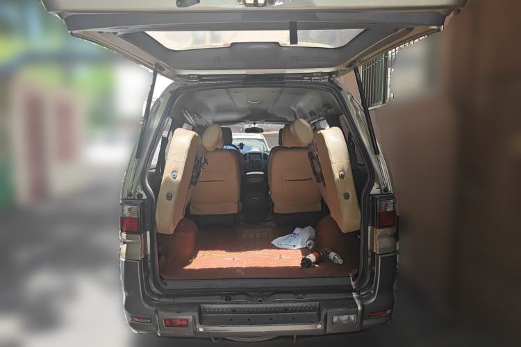 Used FORTHING Lingzhi 2014 V3 1.5L 7-Seater Comfort Model Trunk