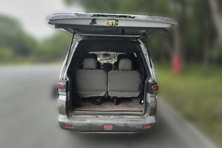 Used FORTHING Lingzhi 2014 M3 1.6L 7-Seater Comfort Model Trunk
