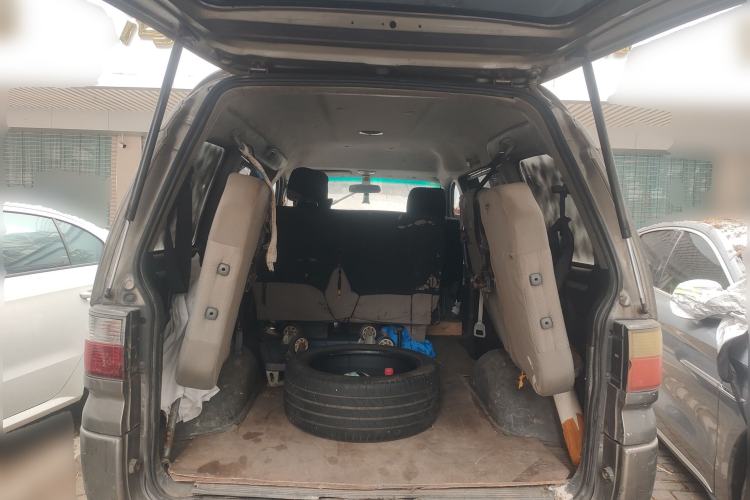 Used FORTHING Lingzhi 2014 V3 1.5L 7-Seater Standard Model II Trunk