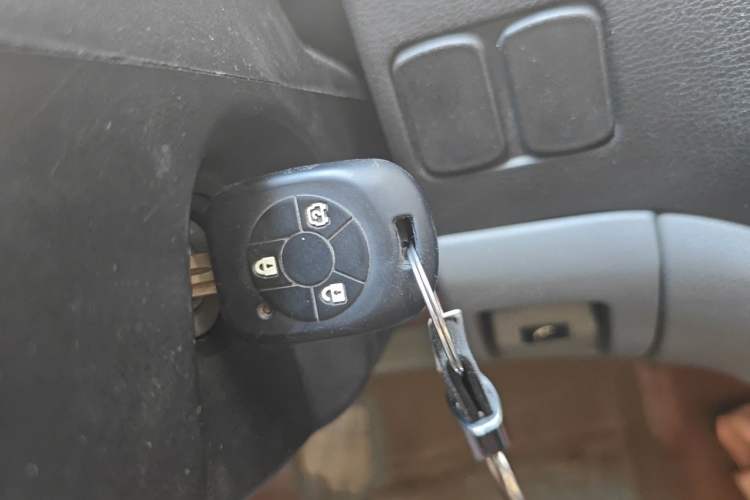 Used FORTHING Lingzhi 2014 V3 1.5L 7-Seater Comfort Model Vehicle Key