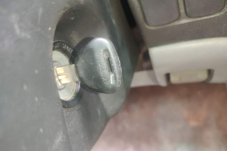 Used FORTHING Lingzhi 2014 V3 1.5L 7-Seater Standard Model II Vehicle Key