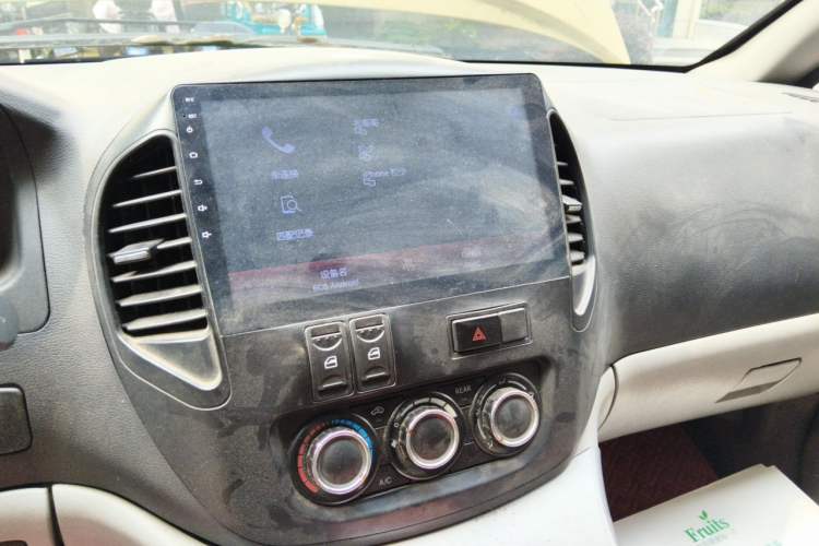 Used FORTHING Lingzhi 2014 M5 Q7 2.0L 7-seat Long-wheelbase Comfort Version Audio And AC Panel